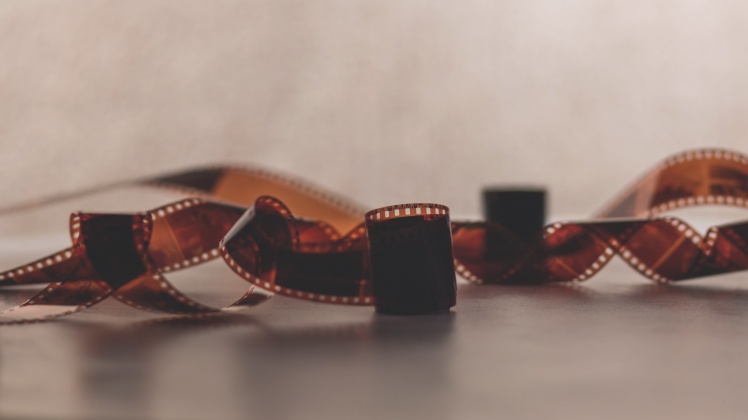 https://www.pexels.com/photo/brown-film-133070/